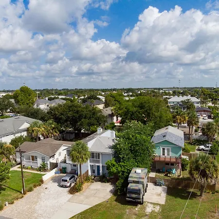 Jax Vacations 1/2 Mile To Beach, 2 Bedroom Townhome Pet Friendly